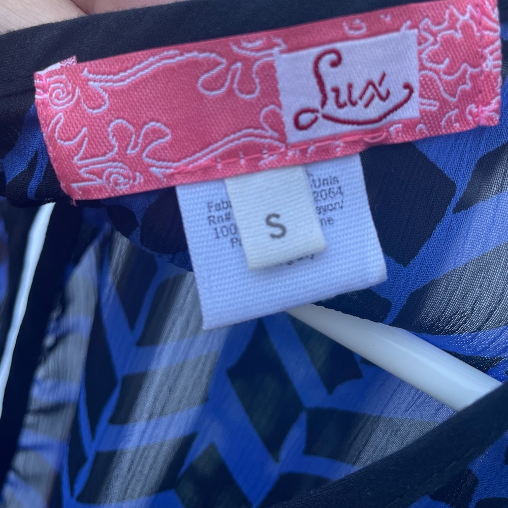 Sheer Blue Pattern Top - Picture 3 of 3